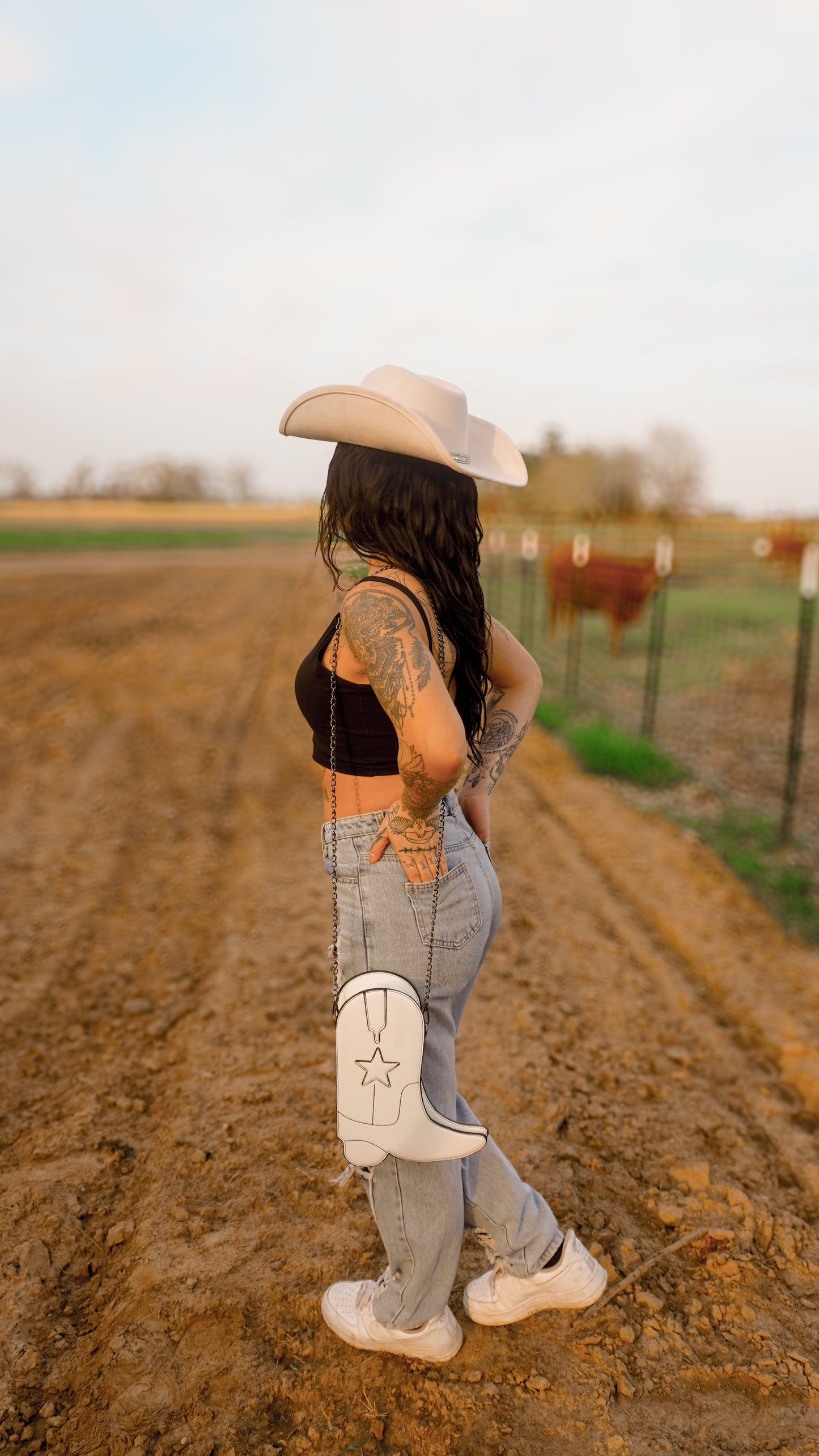 COWBOY BOOT BAG - White